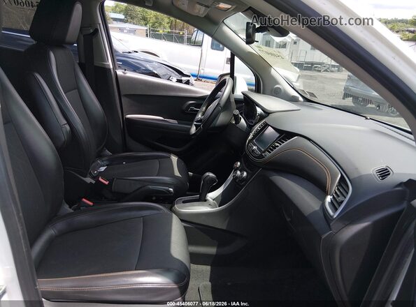 KL7CJPSB6HB221391 2017 CHEVROLET TRAX White წინა სალონის ხედი