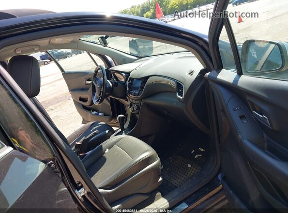 KL7CJPSB6LB008028 2020 CHEVROLET TRAX Black Вид салону спереду