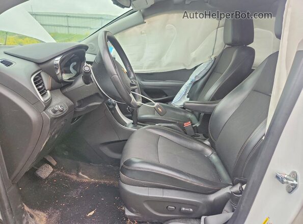 KL7CJPSB7KB833154 2019 CHEVROLET TRAX White Սալոնի դիմացի տեսք