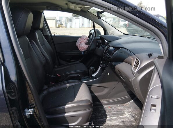 KL7CJPSB8MB344071 2021 CHEVROLET TRAX Черный Вид салона спереди