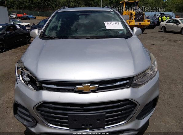 KL7CJPSB9JB575718 2018 CHEVROLET TRAX Silver Սարքավորումների վահանակի տեսք