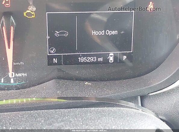 KL7CJPSB9JB730137 2018 CHEVROLET TRAX Silver 