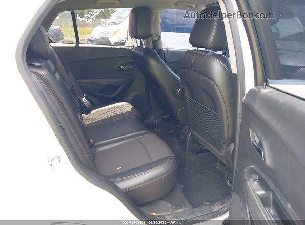 KL7CJPSBXJB574786 2018 CHEVROLET TRAX White VIN კოდის სტიკერის ხედი
