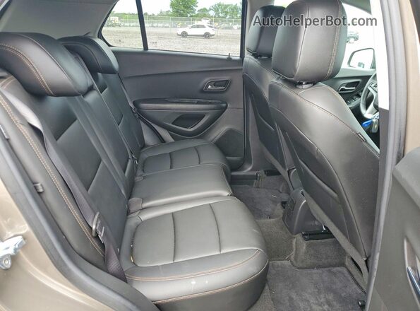 KL7CJPSM0NB516483 2022 CHEVROLET TRAX Brown Вид задньої частини салону