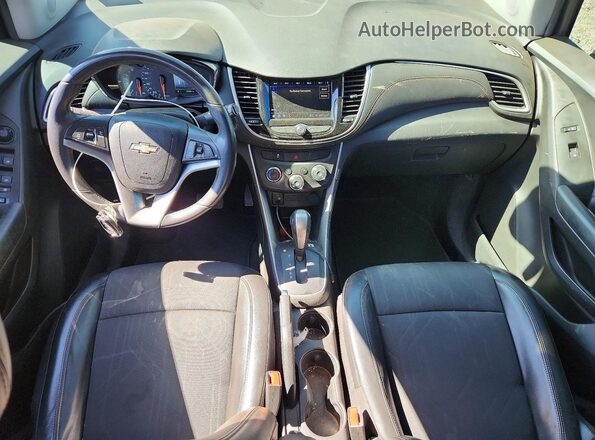 KL7CJPSM0NB546907 2022 CHEVROLET TRAX Burgundy Widok deski rozdzielczej