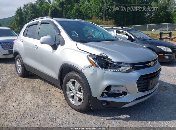 KL7CJPSM1NB560069 2022 CHEVROLET TRAX Silver Вид спереду