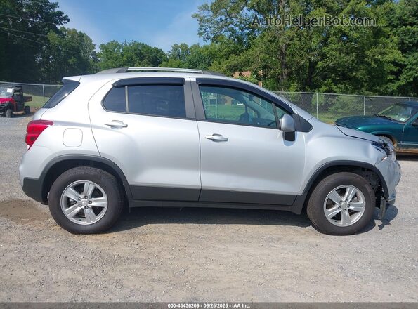KL7CJPSM1NB560069 2022 CHEVROLET TRAX Silver Вид задньої частини салону