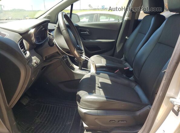 KL7CJPSM6NB516651 2022 CHEVROLET TRAX Silver წინა სალონის ხედი