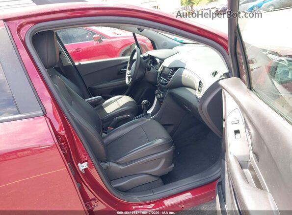 KL7CJPSM6NB529206 2022 CHEVROLET TRAX Red Front interior view