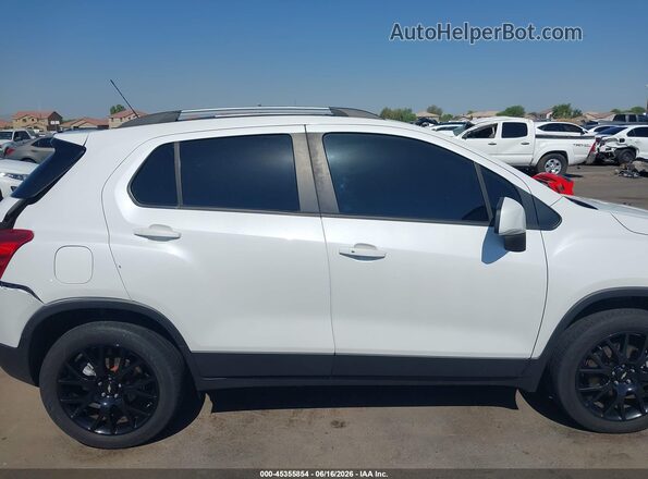 KL7CJPSM7NB556575 2022 CHEVROLET TRAX White Սալոնի հետևի տեսք
