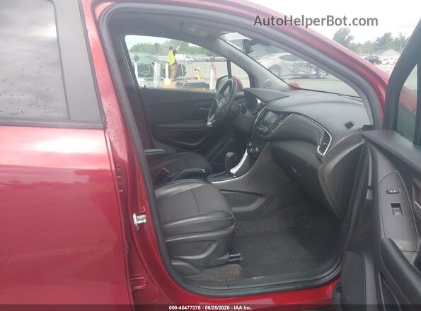 KL7CJPSM9NB529717 2022 CHEVROLET TRAX Красный Вид салона спереди