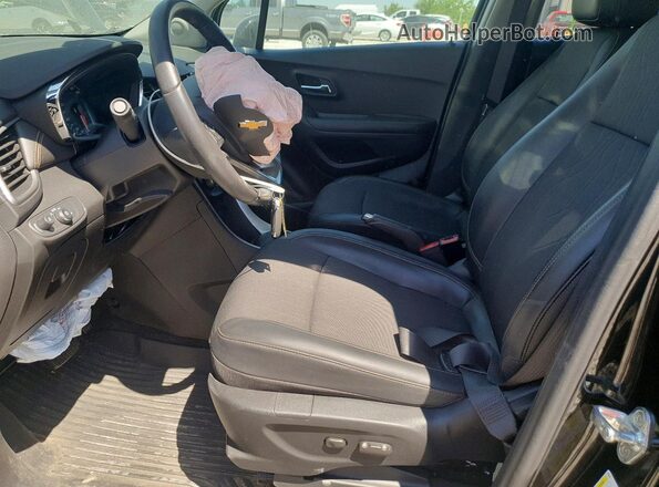 KL7CJPSMXNB557591 2022 CHEVROLET TRAX Black Vista interior delantera