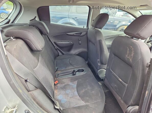 KL8CB6SA0HC840637 2017 CHEVROLET SPARK Silver Вид задніх сидінь