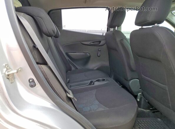 KL8CB6SA0JC435416 2018 CHEVROLET SPARK Silver Вид задніх сидінь