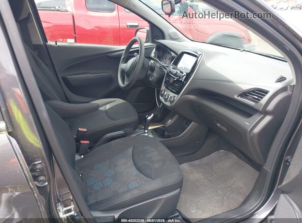 KL8CB6SA3GC574643 2016 CHEVROLET SPARK Gray Widok wnętrza z przodu
