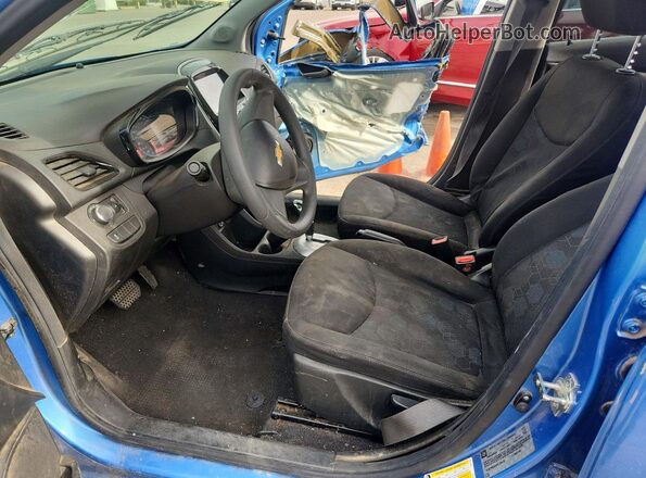KL8CB6SA3HC734439 2017 CHEVROLET SPARK Blue Вид салону спереду