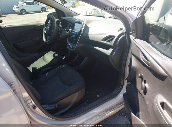 KL8CB6SA3HC825131 2017 CHEVROLET SPARK Beige Vista interior delantera