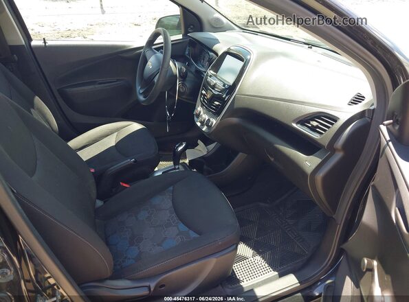 KL8CB6SA3JC420943 2018 CHEVROLET SPARK Черный Вид салона спереди
