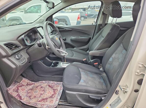 KL8CB6SA3JC433207 2018 CHEVROLET SPARK Beige Front interior view