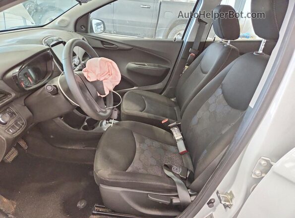 KL8CB6SA4JC423964 2018 CHEVROLET SPARK White Widok wnętrza z przodu