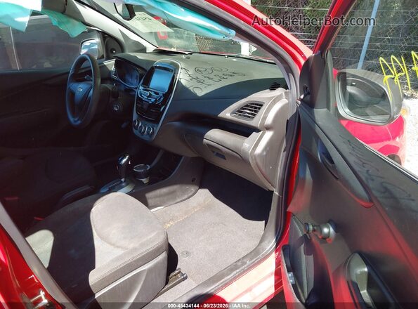 KL8CB6SA5HC791550 2017 CHEVROLET SPARK Красный Вид салона спереди
