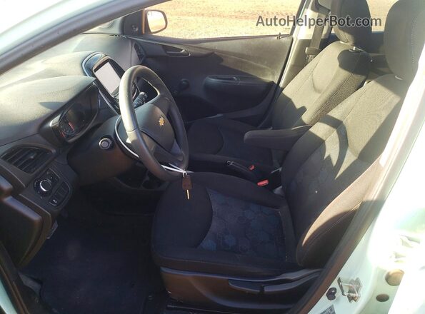 KL8CB6SA6HC838875 2017 CHEVROLET SPARK Turquoise Widok wnętrza z przodu