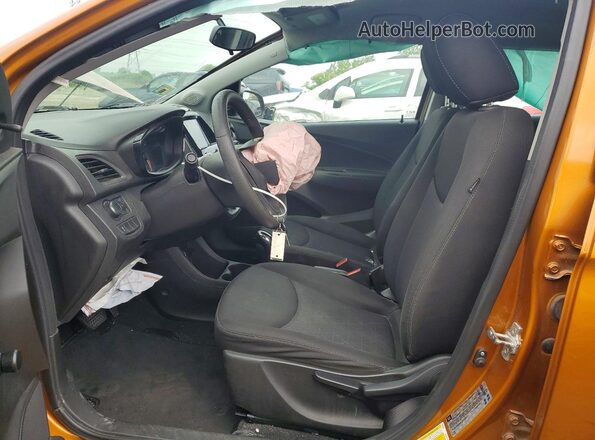 KL8CB6SA8LC413201 2020 CHEVROLET SPARK Orange Vista interior delantera