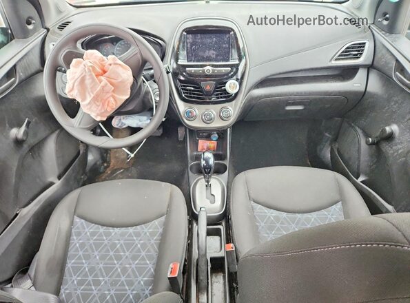 KL8CB6SA8MC714875 2021 CHEVROLET SPARK Фиолетовый Вид панели приборов