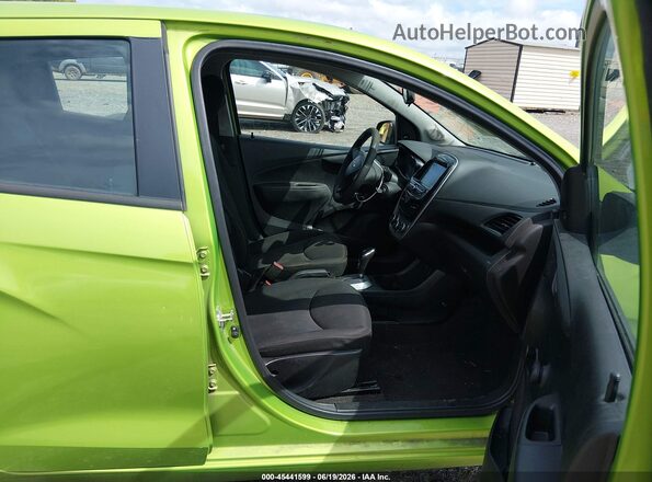 KL8CB6SA9GC591320 2016 CHEVROLET SPARK Green Front interior view