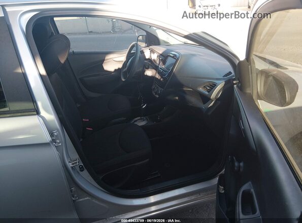KL8CB6SA9KC746747 2019 CHEVROLET SPARK Silver წინა სალონის ხედი