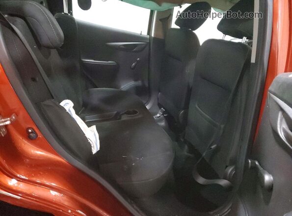 KL8CB6SA9MC735623 2021 CHEVROLET SPARK Red Vista de los asientos traseros