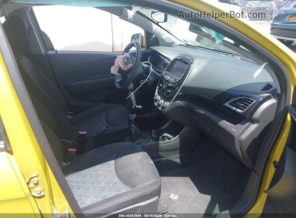 KL8CC6SA2NC016955 2022 CHEVROLET SPARK Yellow Widok wnętrza z przodu