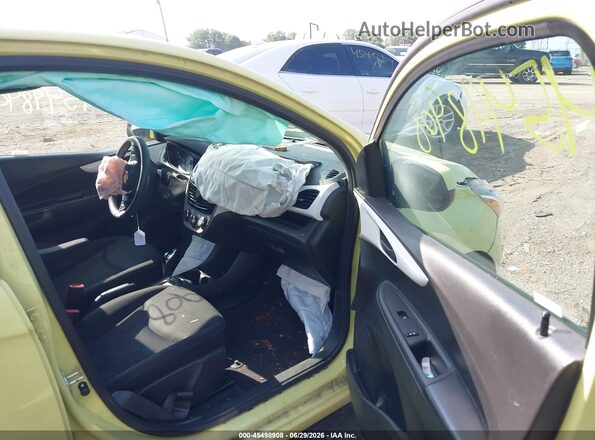 KL8CD6SA1HC785917 2017 CHEVROLET SPARK Green Вид салону спереду
