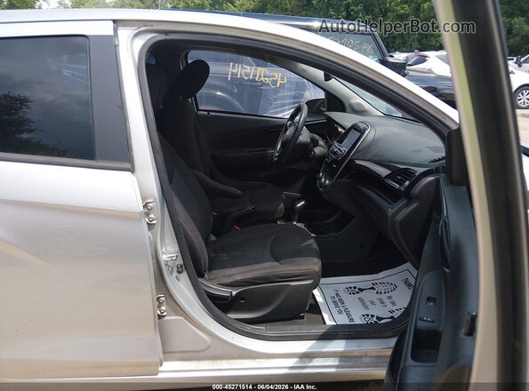 KL8CD6SA1JC422359 2018 CHEVROLET SPARK Silver Vista interior delantera