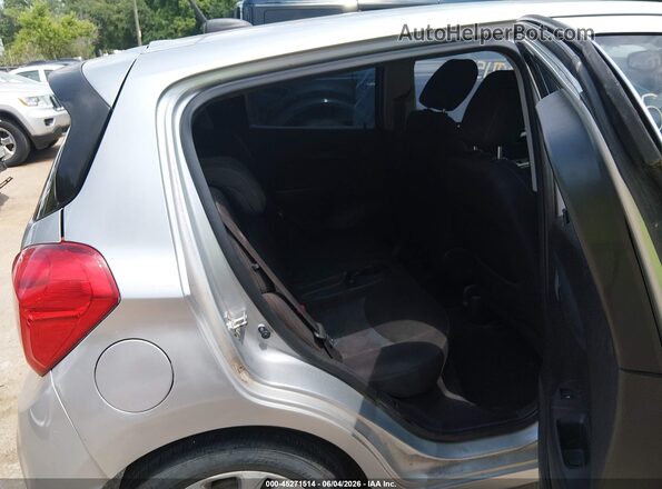 KL8CD6SA1JC422359 2018 CHEVROLET SPARK Silver Vista de la etiqueta del VIN