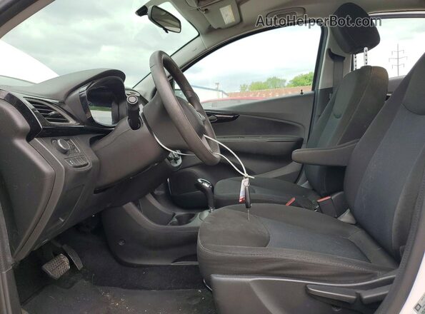 KL8CD6SA1MC227639 2021 CHEVROLET SPARK White Widok wnętrza z przodu