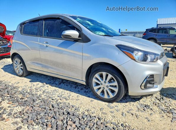KL8CD6SA2HC838933 2017 CHEVROLET SPARK Серебряный Передняя правая четверть