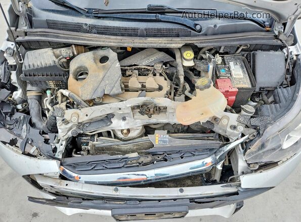 KL8CD6SA2MC723310 2021 CHEVROLET SPARK Silver Widok wnętrza z tyłu