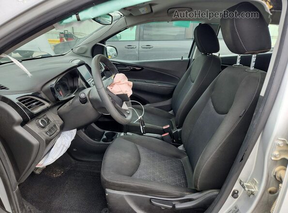 KL8CD6SA2MC723310 2021 CHEVROLET SPARK Silver Widok wnętrza z przodu