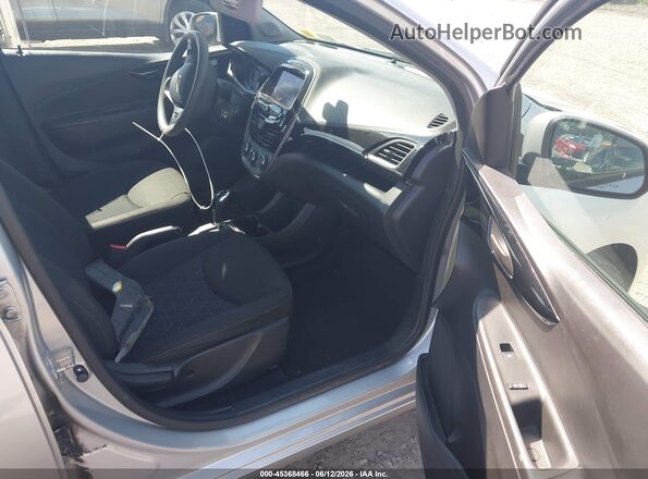 KL8CD6SA5MC712978 2021 CHEVROLET SPARK Silver Вид салону спереду
