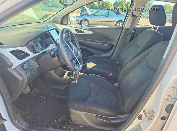 KL8CD6SA6JC471170 2018 CHEVROLET SPARK White Widok wnętrza z przodu