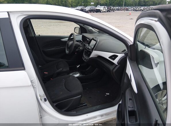 KL8CD6SA9GC585611 2016 CHEVROLET SPARK White Սալոնի դիմացի տեսք