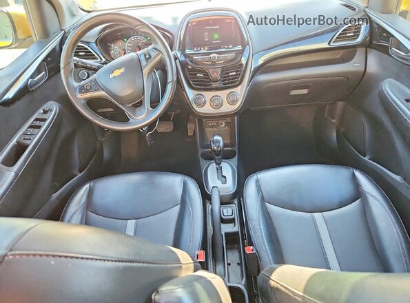 KL8CF6SA1NC032409 2022 CHEVROLET SPARK Yellow Widok deski rozdzielczej