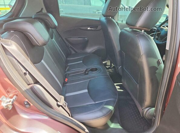 KL8CF6SA5KC743638 2019 CHEVROLET SPARK Purple Вид задніх сидінь