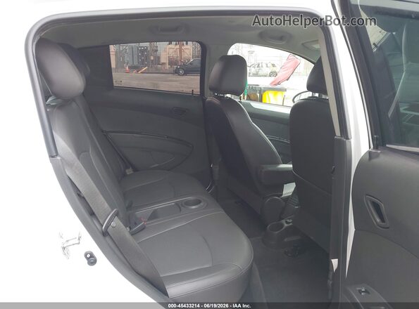 KL8CL6S02GC558258 2016 CHEVROLET SPARK White VIN კოდის სტიკერის ხედი