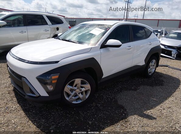 KM8HA3AB2SU237694 2025 HYUNDAI KONA White Vista tres cuartos delantera izquierda