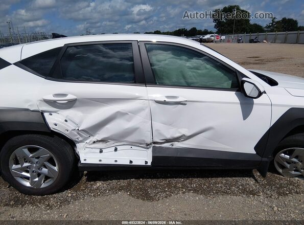 KM8HA3AB2SU237694 2025 HYUNDAI KONA White Vista interior trasera