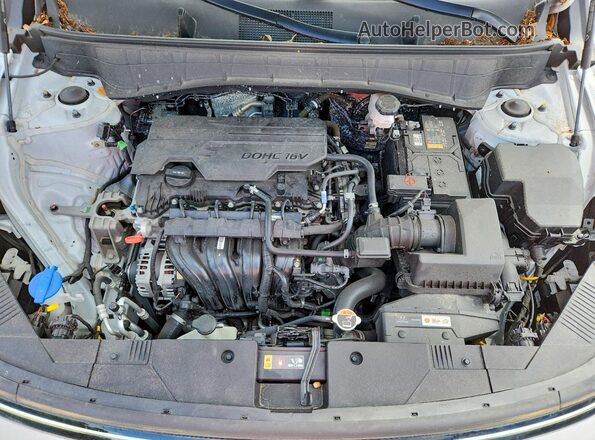 KM8HA3AB8RU091117 2024 HYUNDAI KONA White Engine compartment view