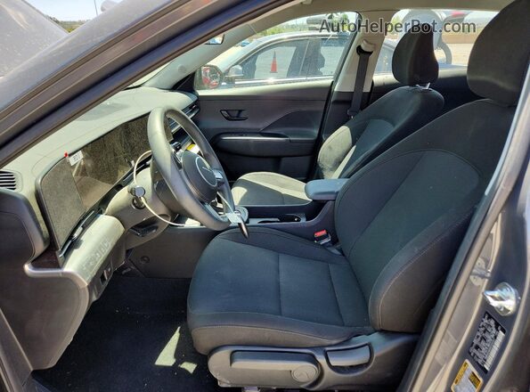 KM8HA3AB9SU326307 2025 HYUNDAI KONA Gray Vista interior delantera
