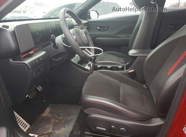 KM8HACA34RU072864 2024 HYUNDAI KONA Red Widok wnętrza z przodu